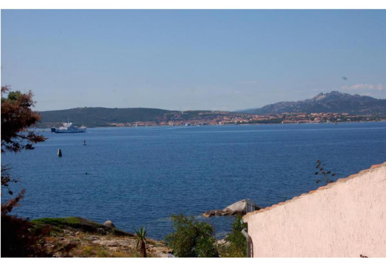 Casa Vacanze A Pochi Passi Dal Mare La Maddalena  Exterior photo
